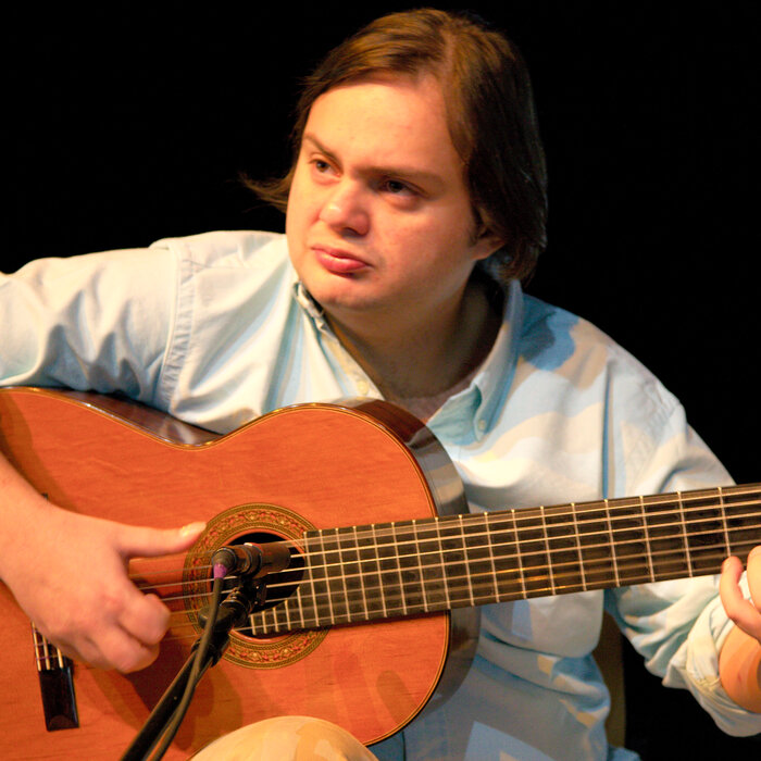 Yamandu Costa with his seven-string guitar